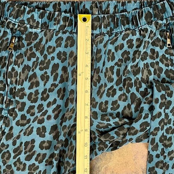 Young, Fabulous & Broke Blue Leopard Martino Joggers Pants Medium - Picture 5 of 9